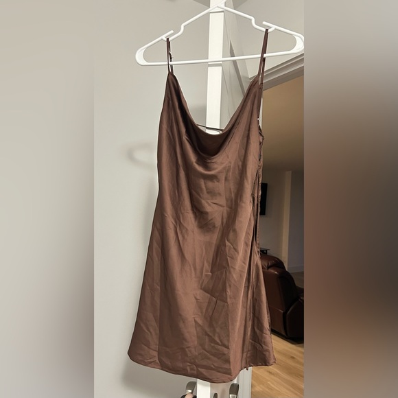 🤎GARAGE silk dress - Picture 3 of 4